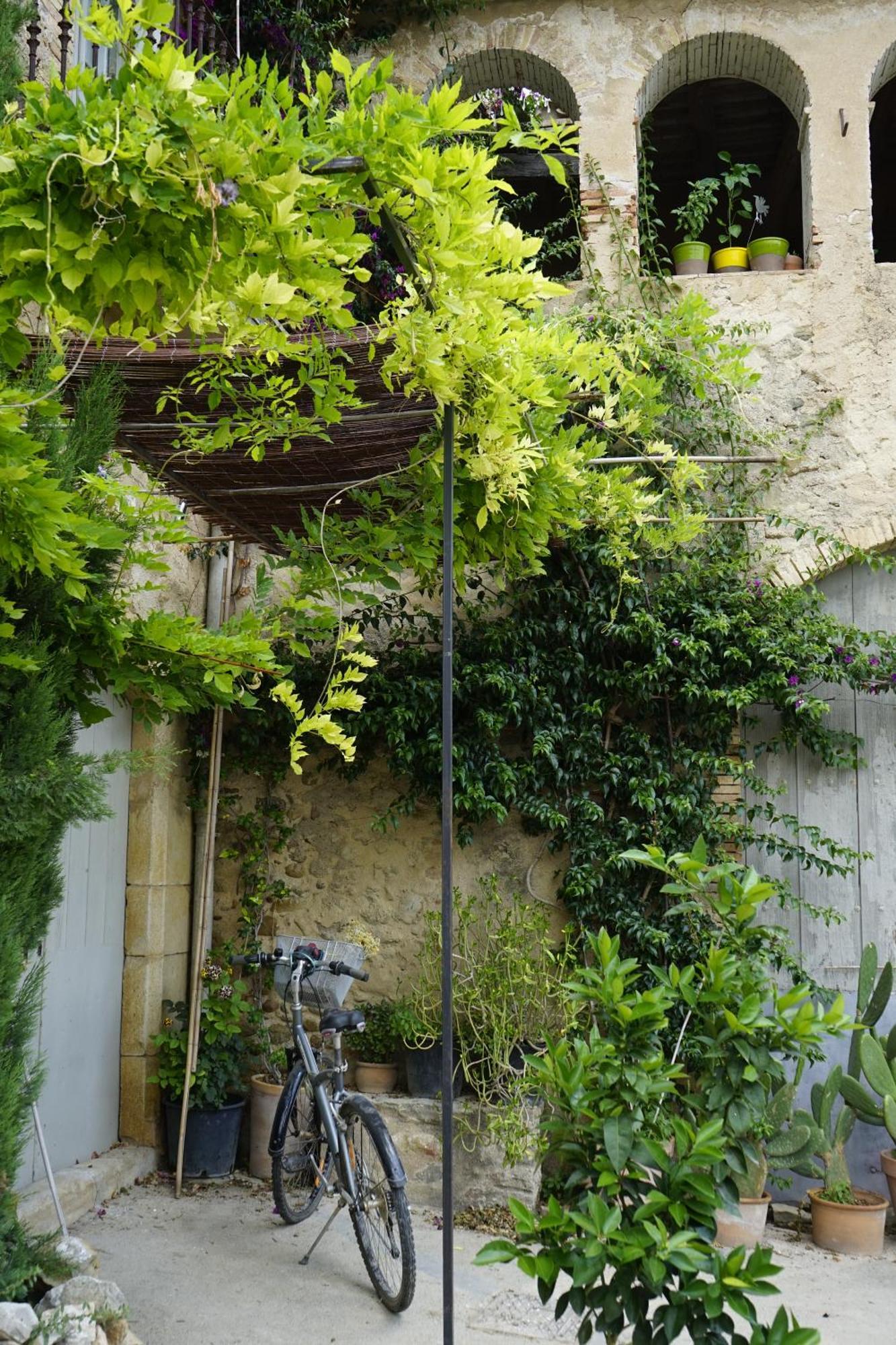 Can Tat, Loft In A Old Coach House Sant Jordi Desvalls Exterior photo