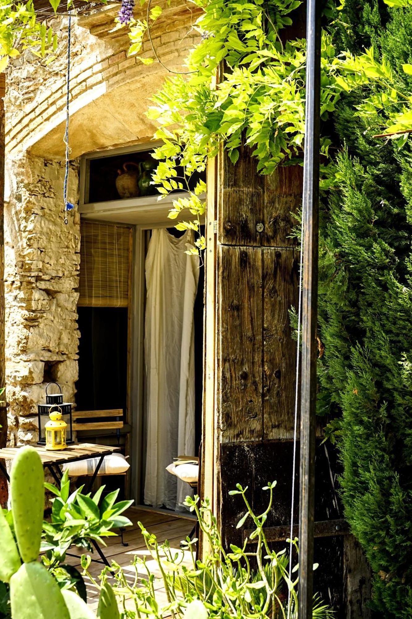 Can Tat, Loft In A Old Coach House Sant Jordi Desvalls Exterior photo
