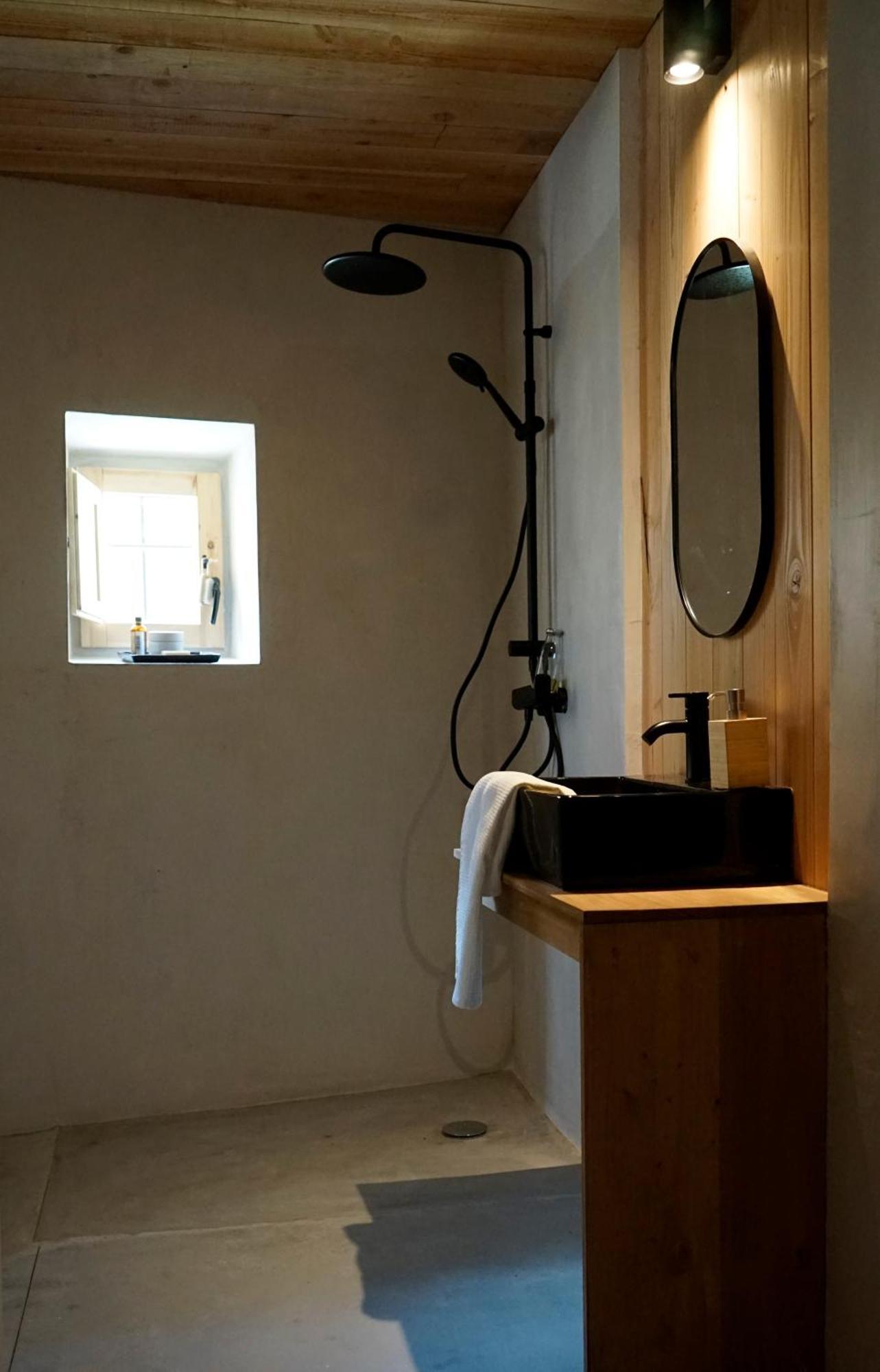 Can Tat, Loft In A Old Coach House Sant Jordi Desvalls Exterior photo